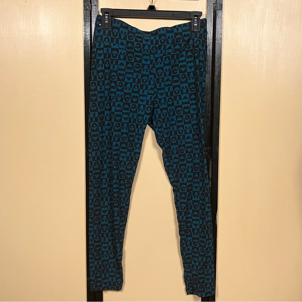 No Boundaries Juniors' Sueded Ankle Green & Black Love Leggings